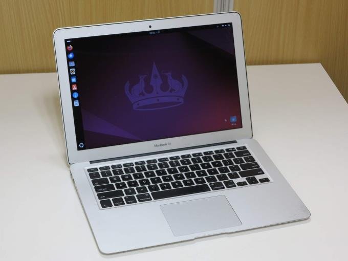 Dランク品（中古難有）MACノート MacBook Air 1600/13.3 MMGF2J/A_画像1