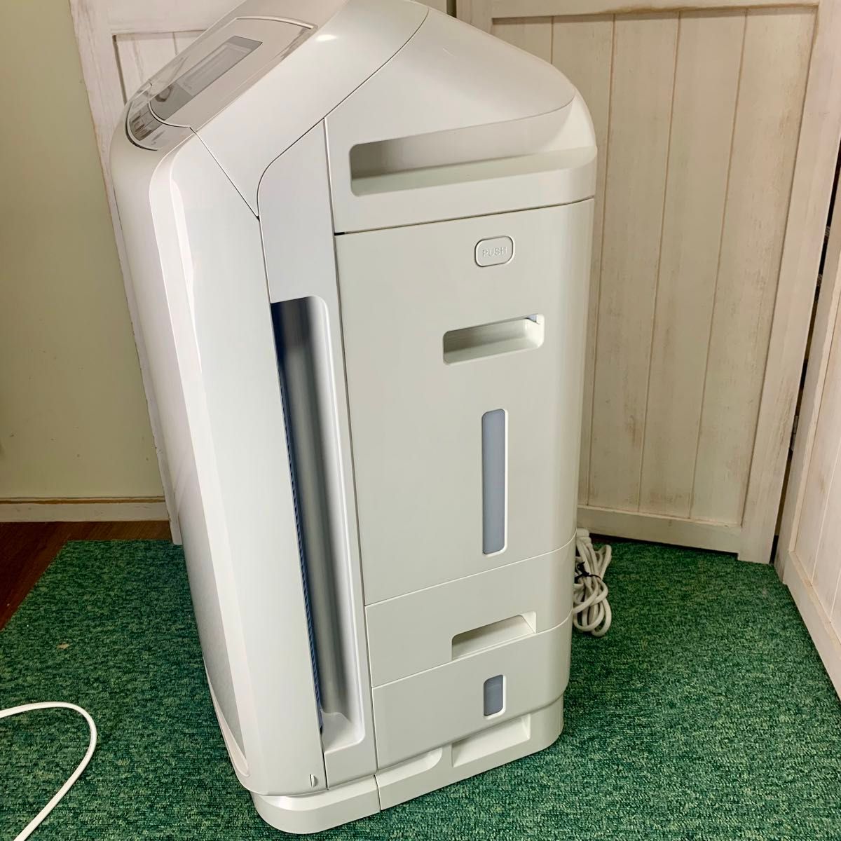 ダイキン クリアフォースZ 除湿 加湿空気清浄機 MCZ70PE1-W ダイキン クリアフォースZ 除湿 加湿空気清浄機 MCZ70PE1-W