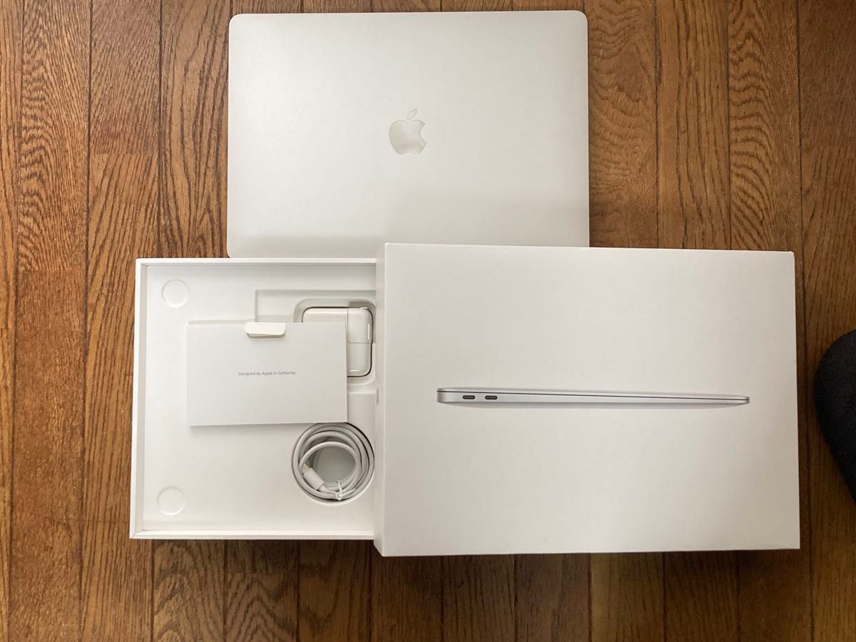 美品 MacBook Air 2020 M1 A2337 MGNA31J/A 8GB/512GB シルバー