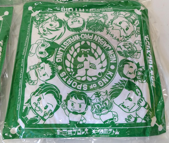 未開封◎レア！新日本プロレス×鉄腕アトム コミック柄 ミニクッション×4 ロイヤルシート特典/25×25cm/手塚プロ/旗揚げ記念シリーズ_画像2