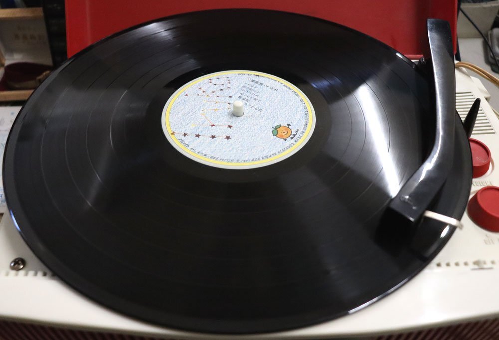 □W-3926□SHARP・RP-650 ポータブルレコードプレーヤー 真空管 □W-3926□SHARP・RP-650 ポータブルレコードプレーヤー 真空管