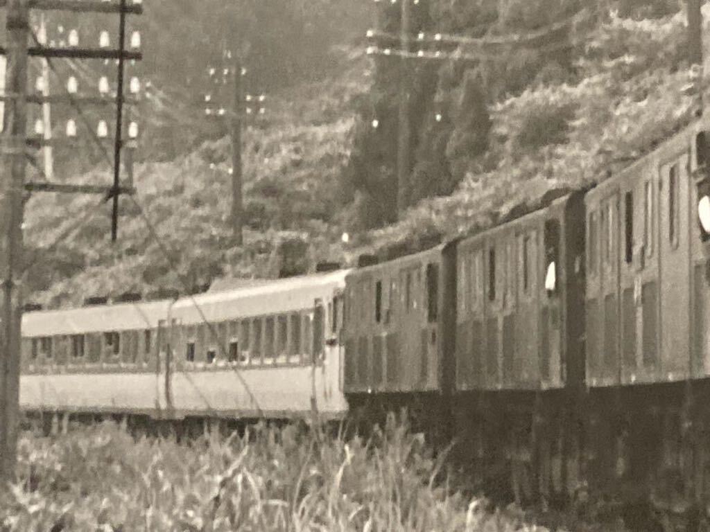 昭和鉄道写真：信越本線横川駅のED 42 17[横川]+ED42+ED42+急行DC。1963年9月撮影。7.9×11.8㎝。の画像3