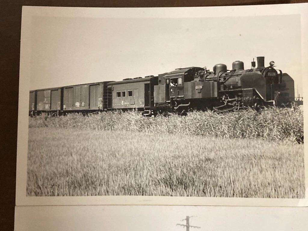 昭和鉄道写真：会津線のC11 178[会津若松]牽引貨物列車/旅客列車/2景。1972年頃撮影。7.7×11.2㎝。の画像4