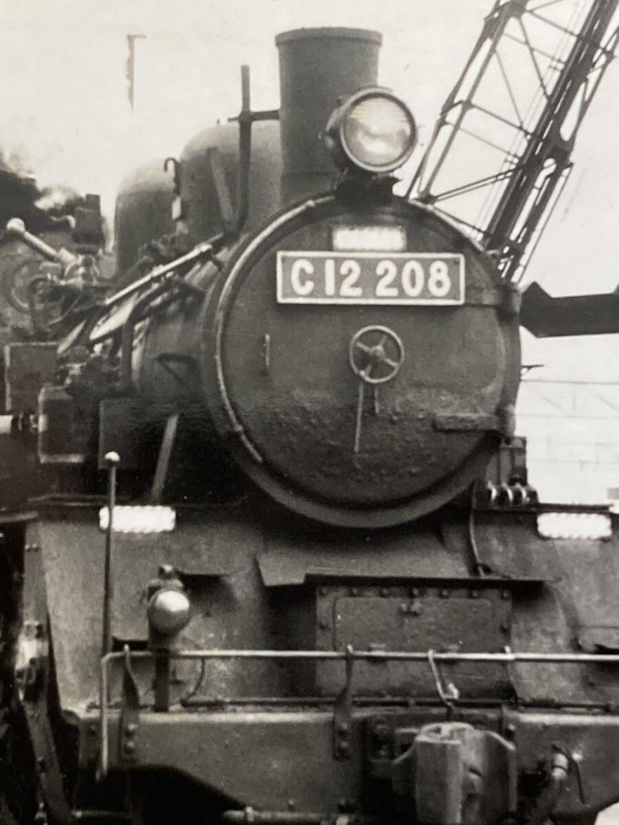 昭和鉄道写真：鹿児島機関区のC12 208/2景。撮影時期は1971年頃か。7.8×11.2㎝。_画像3
