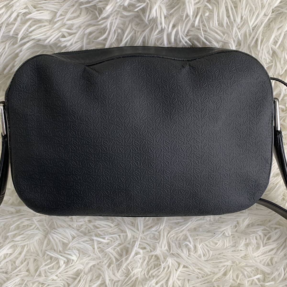 [ редкий прекрасный товар ]LOEWE Loewe сумка на плечо Mini сумка есть дыра грамм общий рисунок чёрный черный PVC кожа мужской для мужчин и женщин унисекс 
