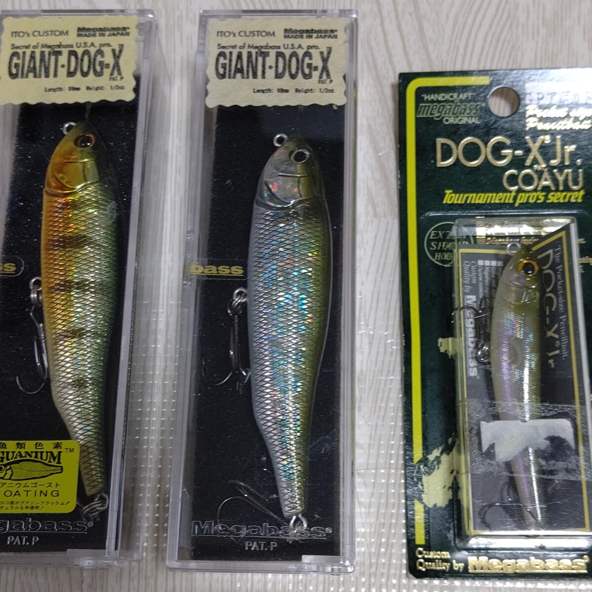 Megabass メガバス GIANTDOGーX　2個、DOGーXJr.、オカシラヘッド、ラッキークラフトルアー各1個の合計５個と、がまかつ針など　未使用品_画像2