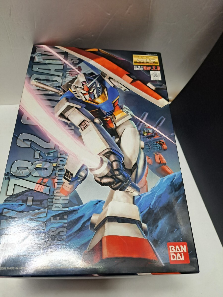 バンダイ　1/100　MG 　RX-78-2 ガンダム　Ver. 2.0　未組立　機動戦士ガンダム　プラモデル　ガンプラ_画像1