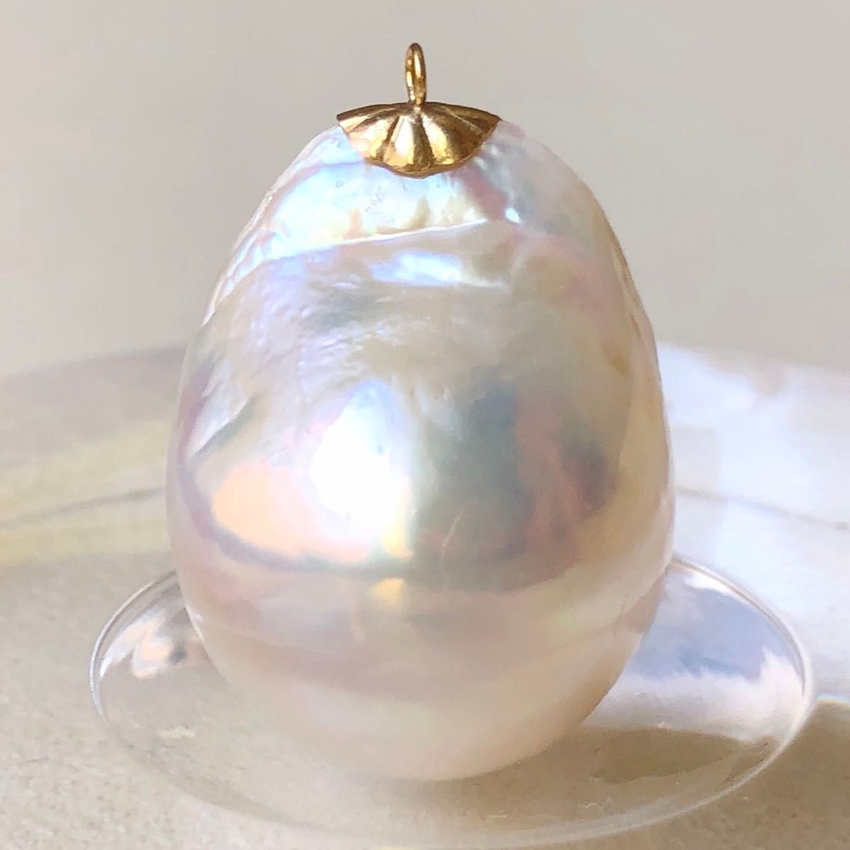 本真珠　超大粒20㍉トップ　エジソンパール　ドロップの形　美品ホワイト系オーロラ　18金チャーム　天然淡水真珠ネックレストップ用