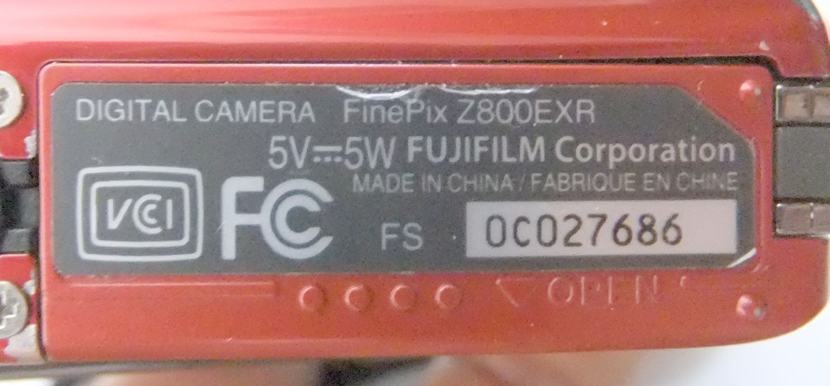 FUJIFILM FINEPIX Z800EXR-R 動作正常ですが塗装剥がれあり バッテリー1個付属の画像6