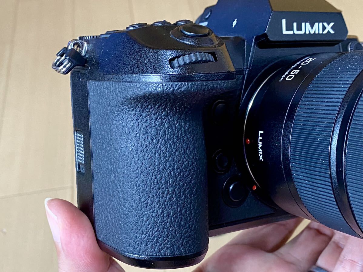 ショット回数2000回程Panasonic LUMIX S1 ハイエンド機　フルサイズ　レンズ付き　ミラーレス　カメラ　一眼レフ_画像4