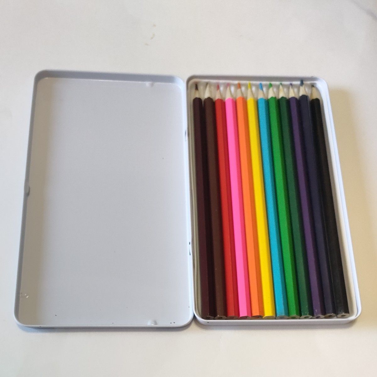 [新品未使用]ディズニーミッキーマウス　12色色鉛筆