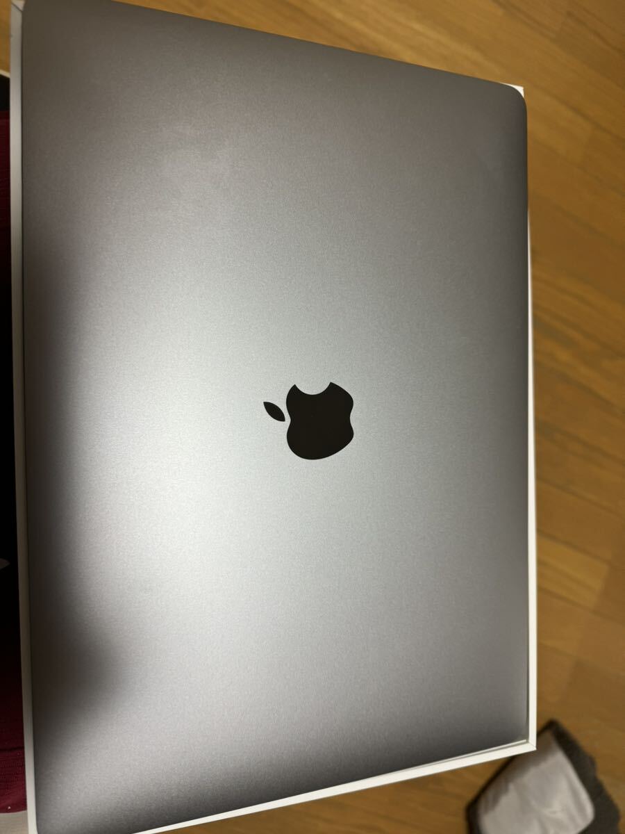 MacBook Air スペースグレイ ［MGN63J/A］ 256GB M1、2020モデル_画像3