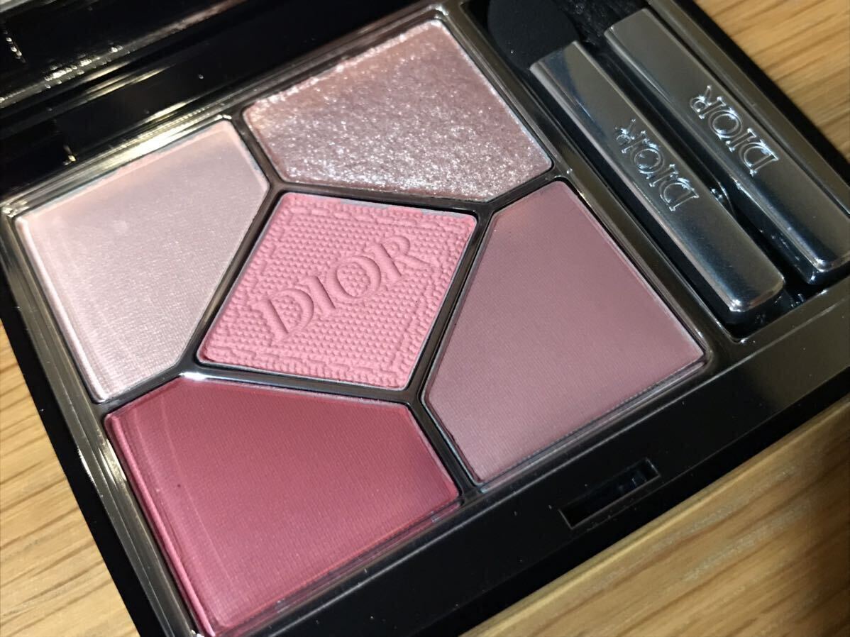 ★新品未使用★ ディオールショウ Dior サンク クルール 823 ローザ ムタビリス アイシャドウの画像3