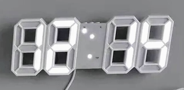  LEDデジタル時計 ホワイト 置き時計 掛け時計　インテリア　韓国風　ACアダプター付き　日本語説明書付属_画像1