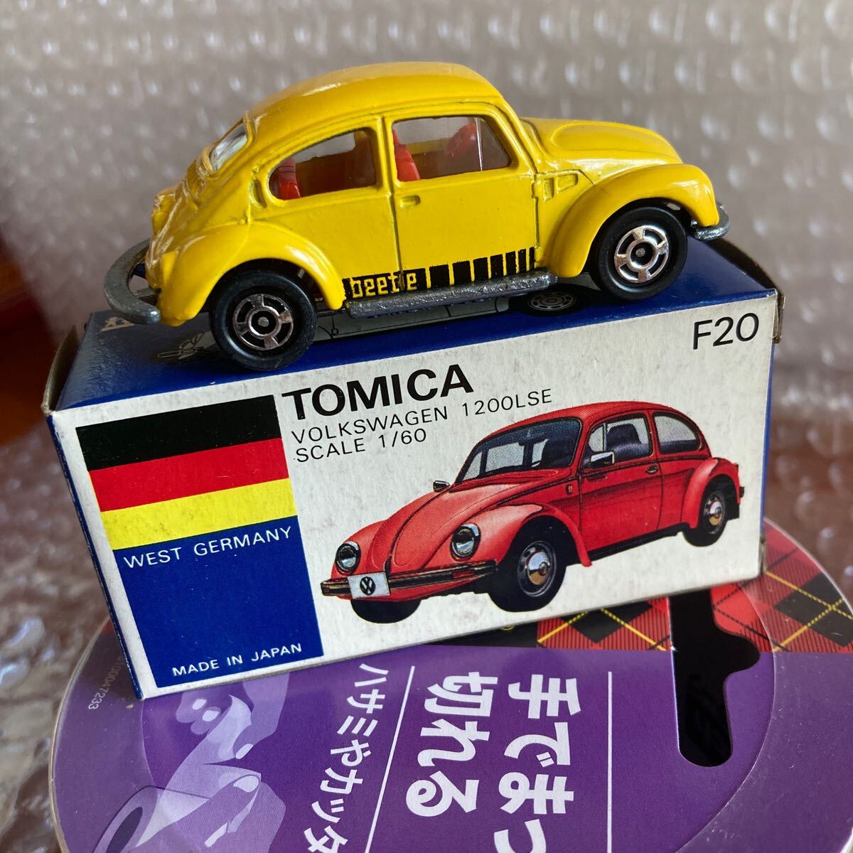 外国車シリーズ【 トミカ／青箱】F20 フォルクスワーゲン 1200LSE 1/60 箱付き 日本製 ビートル 黄色 Aの画像3