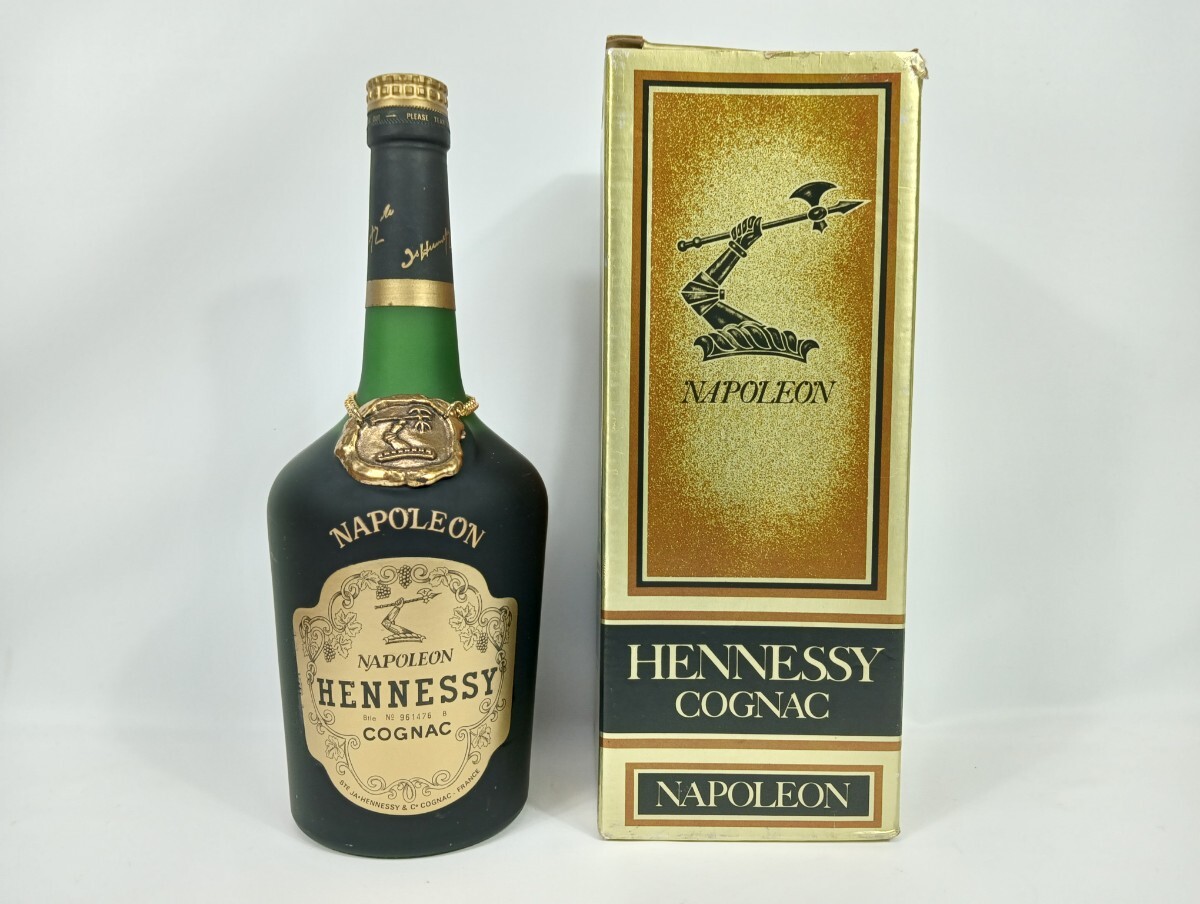 y-11 未開栓 Hennessy ヘネシー NAPOLEON COGNAC ナポレオン コニャック 700ml 40% ブランデー 古酒の画像1