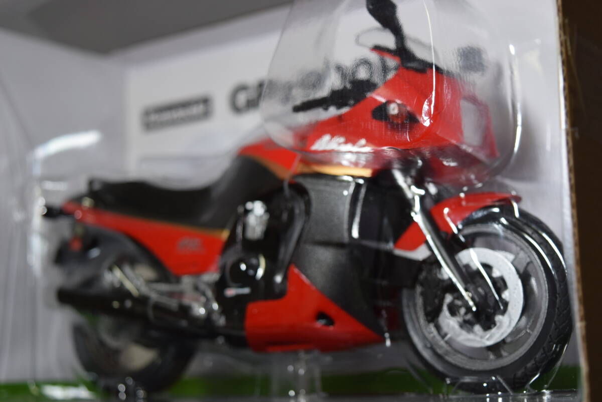 ■1/12アオシマ カワサキKawasaki GPZ900RニンジャNinja 赤灰【検】トップガンTOPGUNマーヴェリック トム・クルーズの画像4