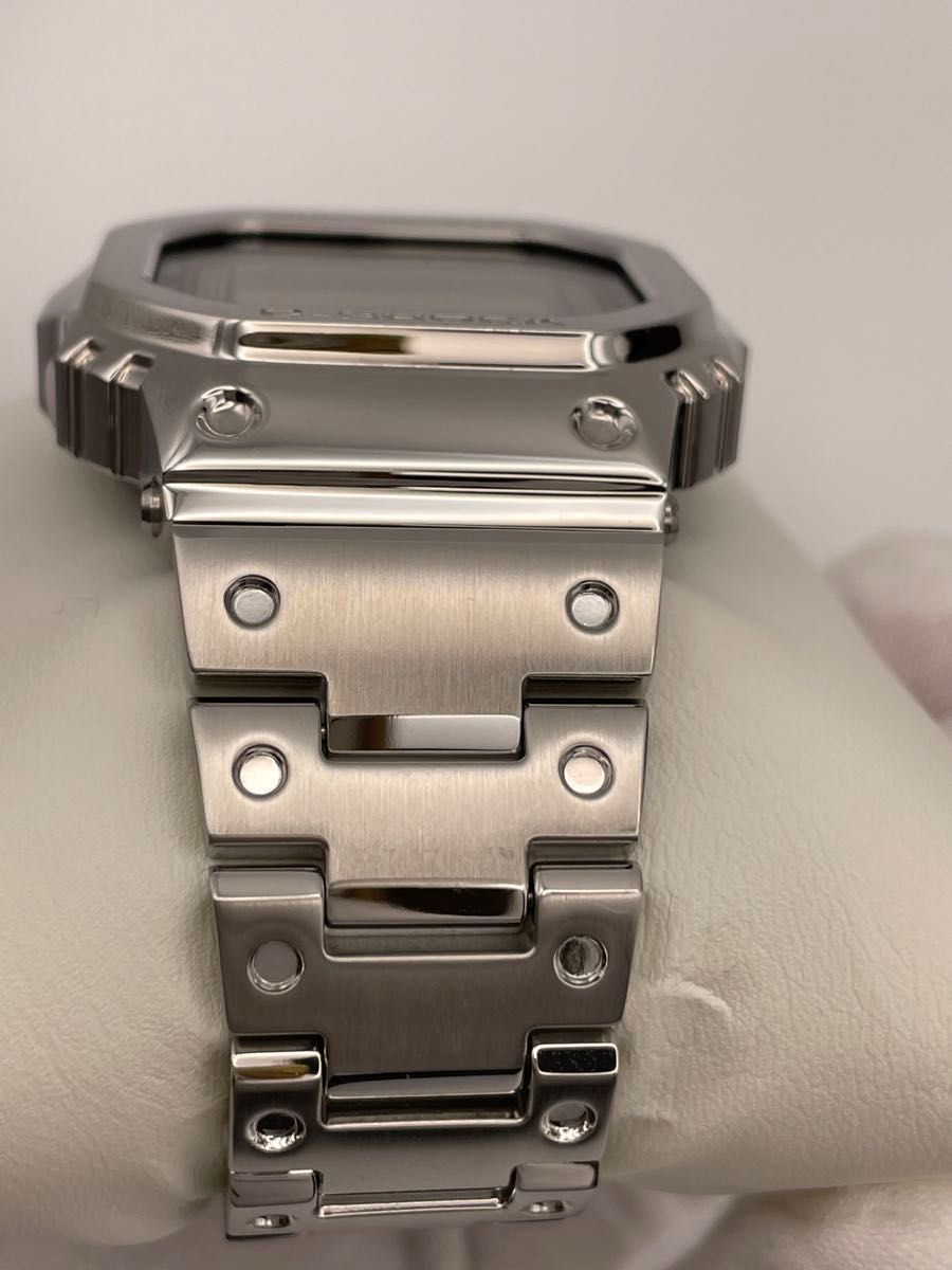 CASIO G-SHOCK シルバーGMW-B5000D 腕時計
