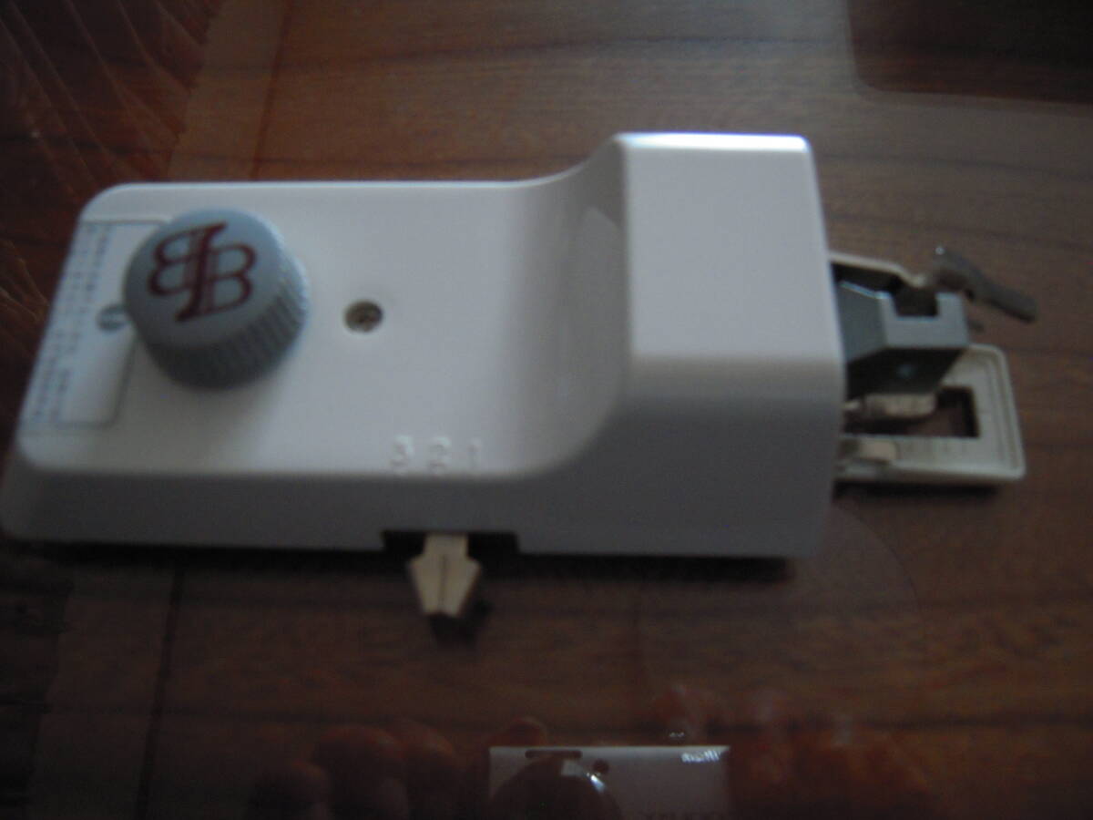 MODEL B-6型 ボタン穴かがり 職業用　フルセット ネムリ 5個、ハトメ 4個付属　ミシン用ボタンホーラー_画像10