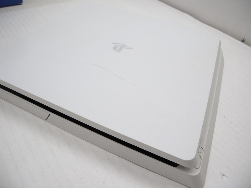 C5920★PS4本体 CUH-2000 500GB ホワイト ※画面接続不具合有 動作確認/初期化済/本体更新 現状渡し【ジャンク】_本体表に汚れがあります