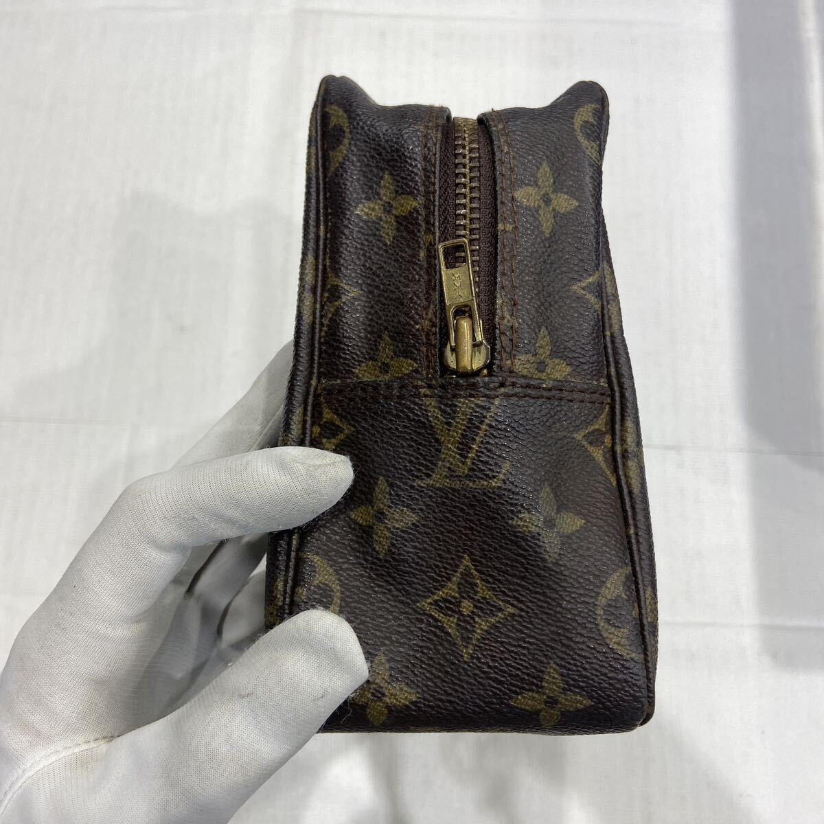 【LOUISVUITTON ルイヴィトン】M47522 トゥルース トワレット28 フランス製 モノグラム レザー 化粧ポーチ 2405oki M_画像3