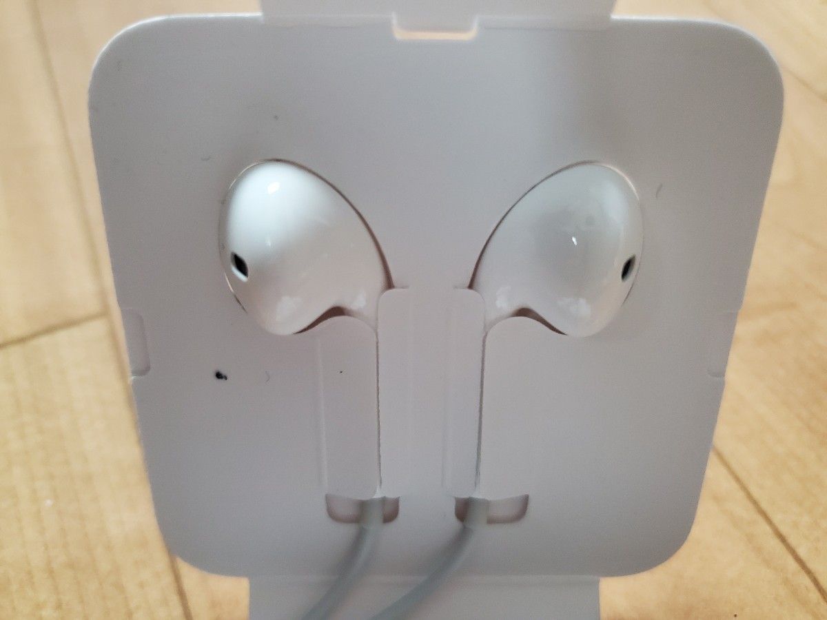 新品未使用品  Apple iPhone ライトニング イヤフォン EarPods lightning アップル