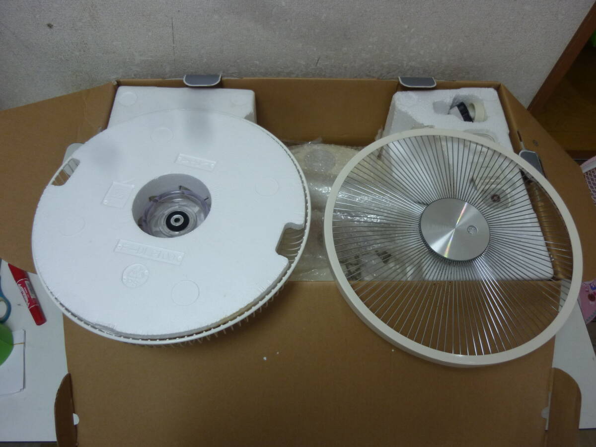 東芝扇風機★TOSHIBA　F-DLP100W　リビング扇30㎝　2012年製　中古_画像2