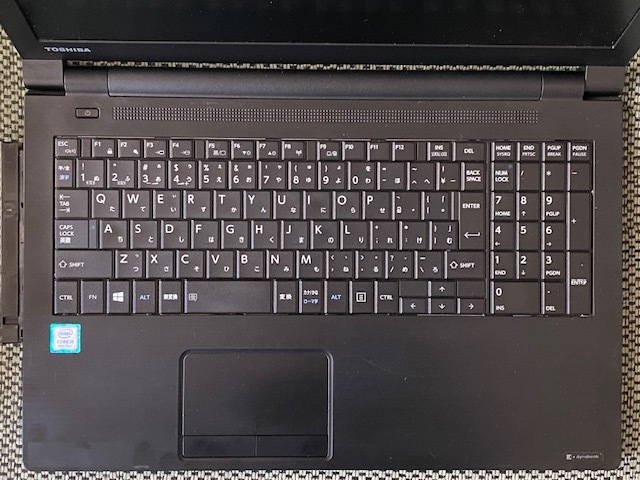 ⑦値下 TOSHIBA dynabook B65/M 第8世代CPU Corei5-8250U @1.60GHz 増設16GB 新品大量SSD512GB Windows11Pro Webカメラ 15.6薄型 office365_キーボード/タッチパットにテカリ