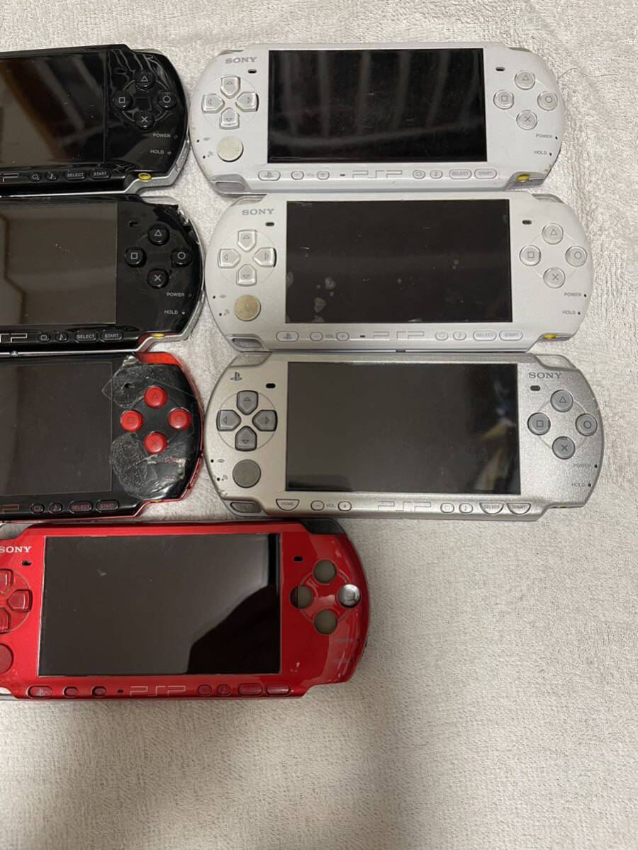 SONY ゲーム機 PSP まとめて11個（psp-3000，10個，psp-2000，1個）バッテリー9個　ジャンク_画像4