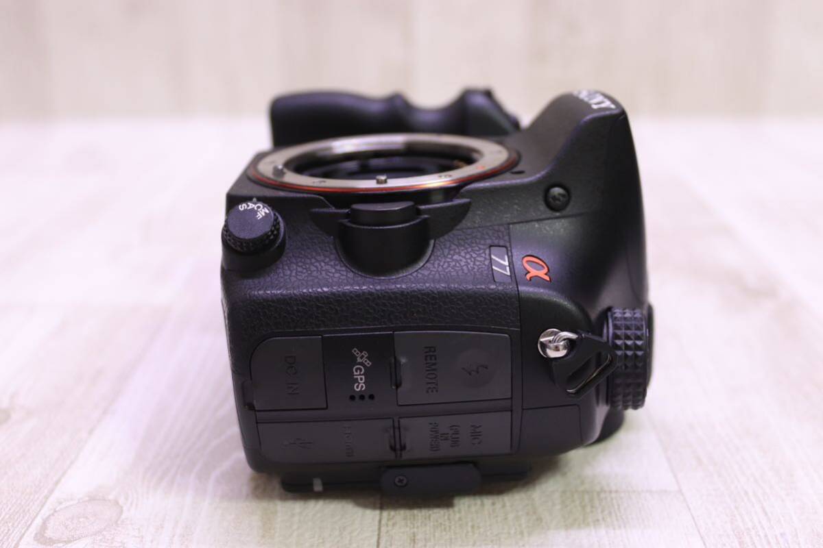 SONY α77 SLT-A77V + DT 18-70mm F3.5-5.6・ 3.0型・約2430万画素・デジタル一眼カメラの画像8