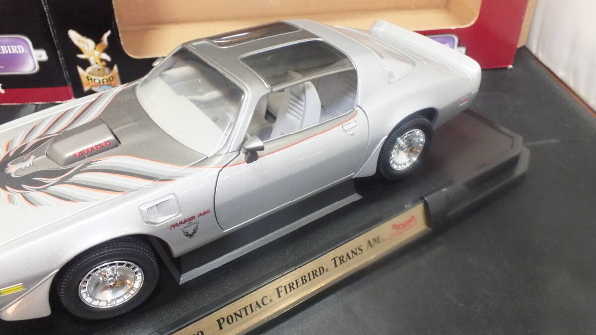 1979 Pontiac Firebird TRANS AM　road signature ロードシグネチャー ミニカー コレクション　1/18_画像3