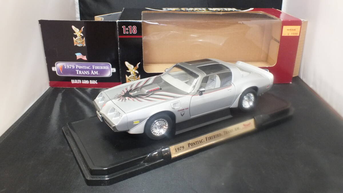 1979 Pontiac Firebird TRANS AM　road signature ロードシグネチャー ミニカー コレクション　1/18_画像1