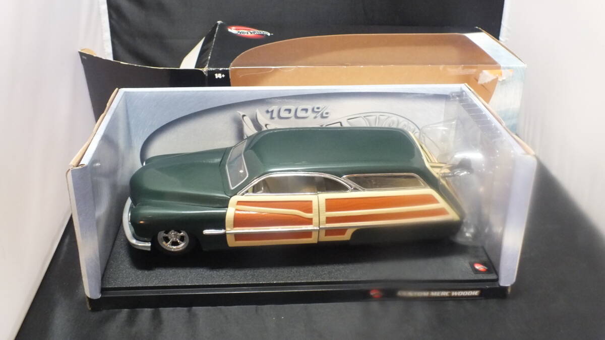 Hot Wheels ホットウィール 1/18 MERC Woodie 1950 グリーン×ブラウン ミニカーの画像1