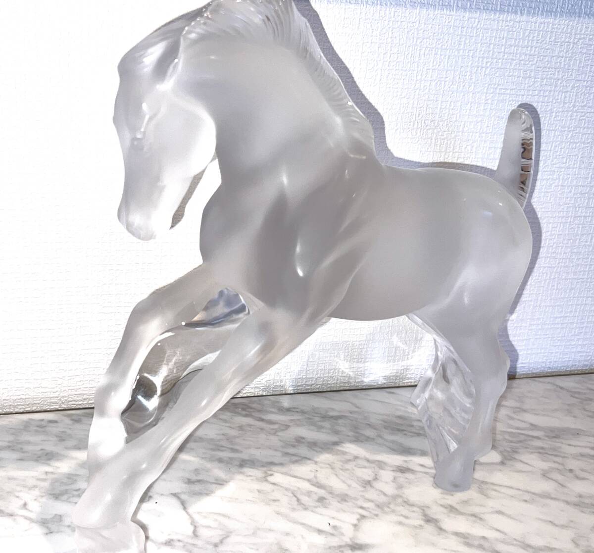 350万 ドバイ購入 LALIQUE Paris 純クリスタル100% 彫刻 馬像 ホース 置物 調度品_画像3