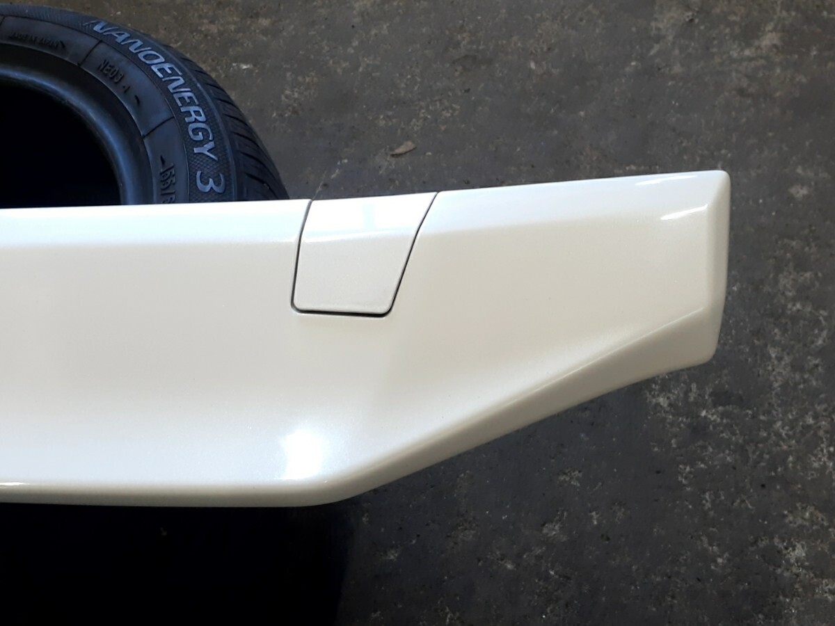 GE8 Fit RS задний спойлер NH624P white pearl Honda 08F02-TF0-0000-A4
