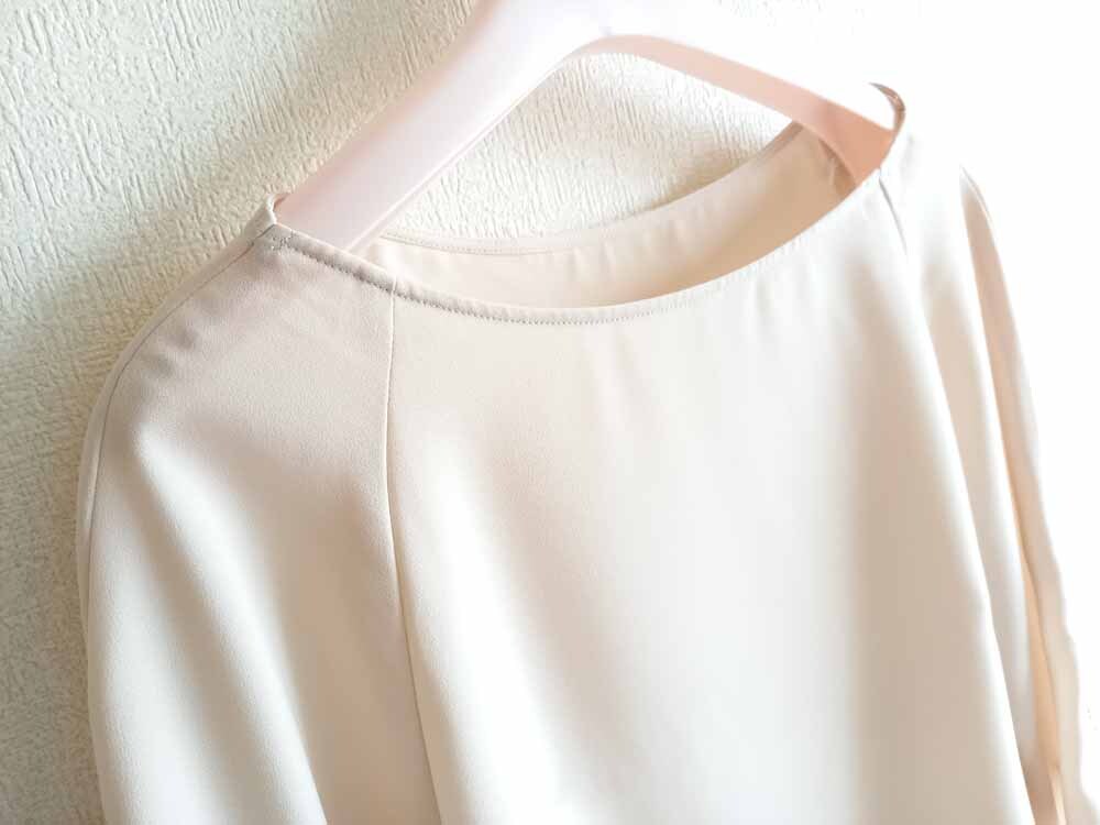 PINKY & DIANNE / Pinky and Diane fine quality georgette do Lost sleeve boat neck blouse 38/ light beige 