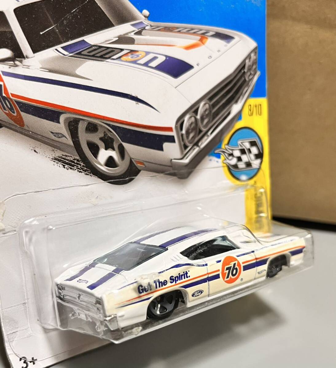 ホットウィール '69 フォード トリノ タラデガ '69 FORD TORINO TALLADEGA ホワイト_画像3