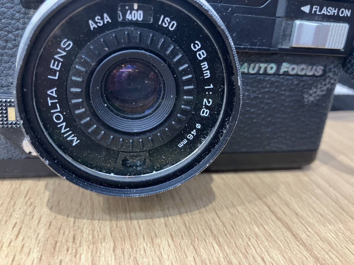 A【2D53】MINOLTA ミノルタ HI-MATIC AF2 38ｍｍ 1：28 46ｍｍ AUTOFOCUS ジャンク品 カメラ フィルムカメラ 年代物 ヴィンテージ 機械_画像2