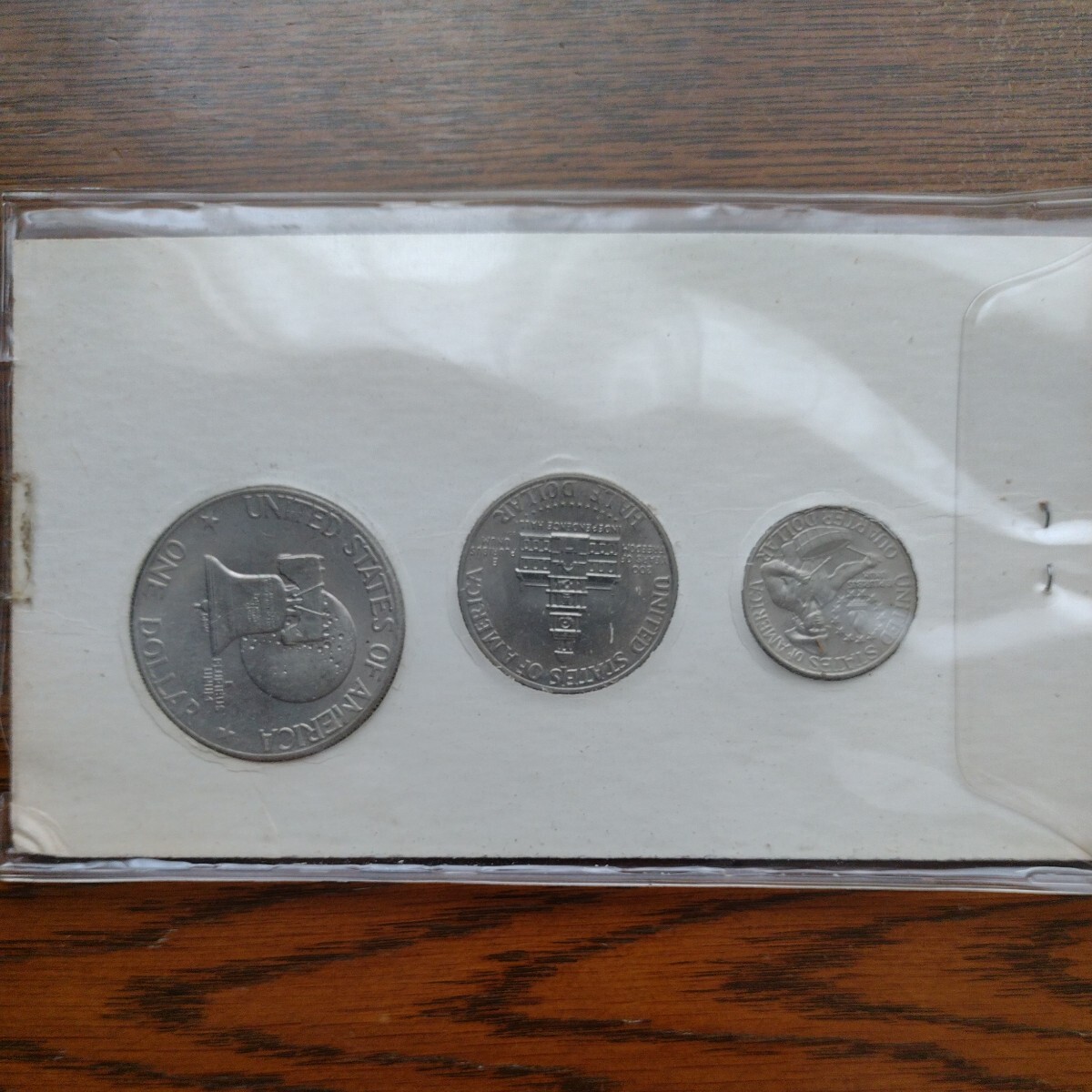 アメリカ合衆国　記念硬貨セット　１ドル　５０セント　２５セント　３枚セット　コイン_画像2