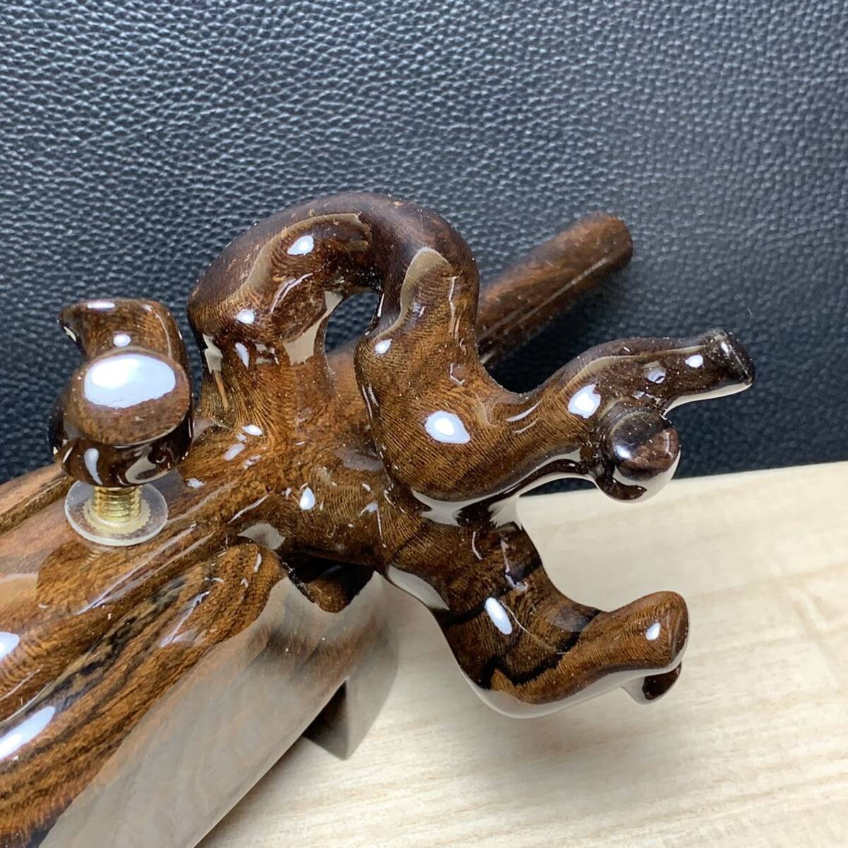 5425円 ☆黒柿☆ 天然木 大砲万力 収納袋箱付き 竿受あり 5425円 ☆黒柿☆ 天然木 大砲万力 収納袋箱付き 竿受あり