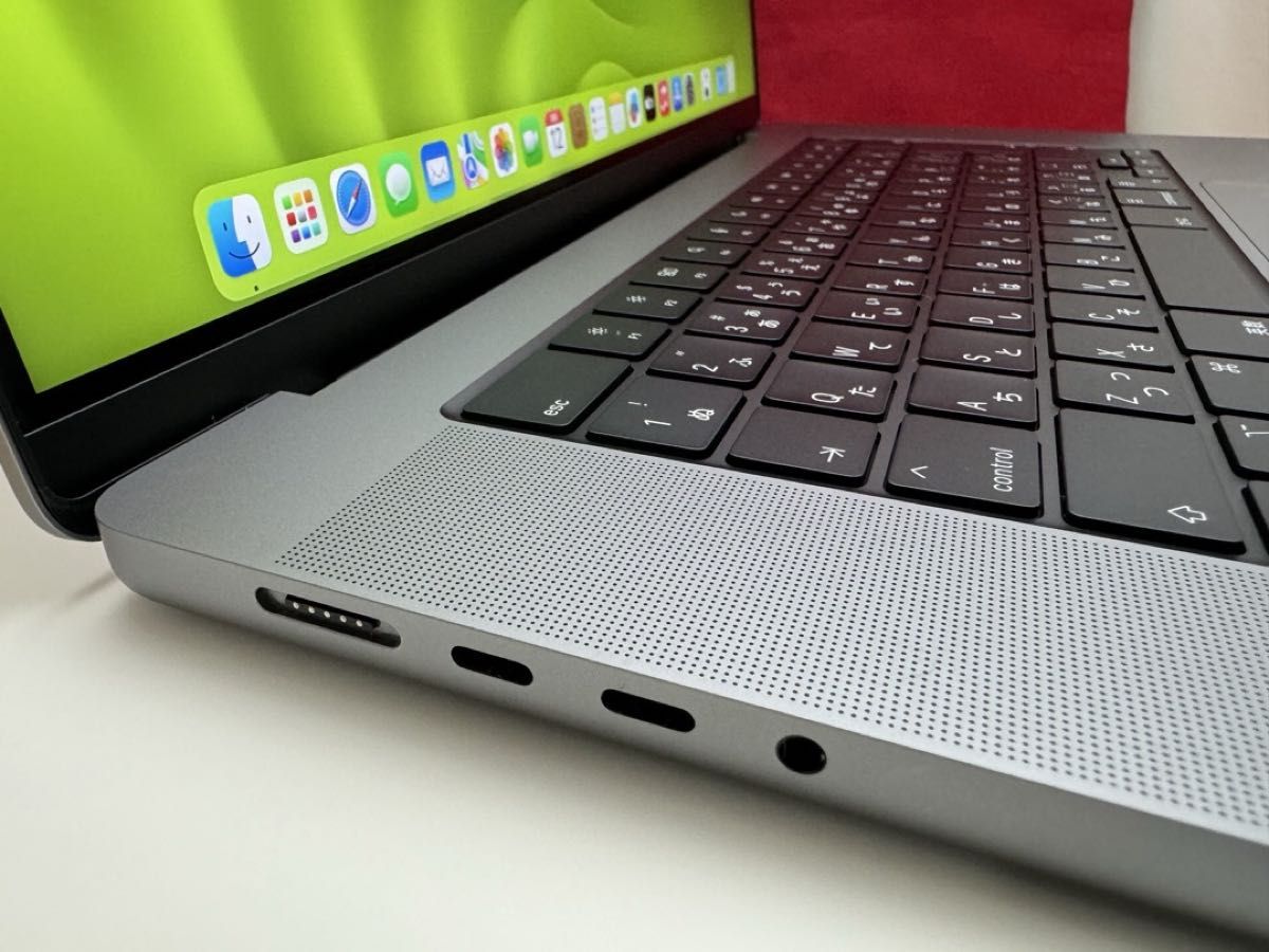 【中古　美品】MacBookPro M1Max　16インチ スペースグレイ　32GB　1TB  