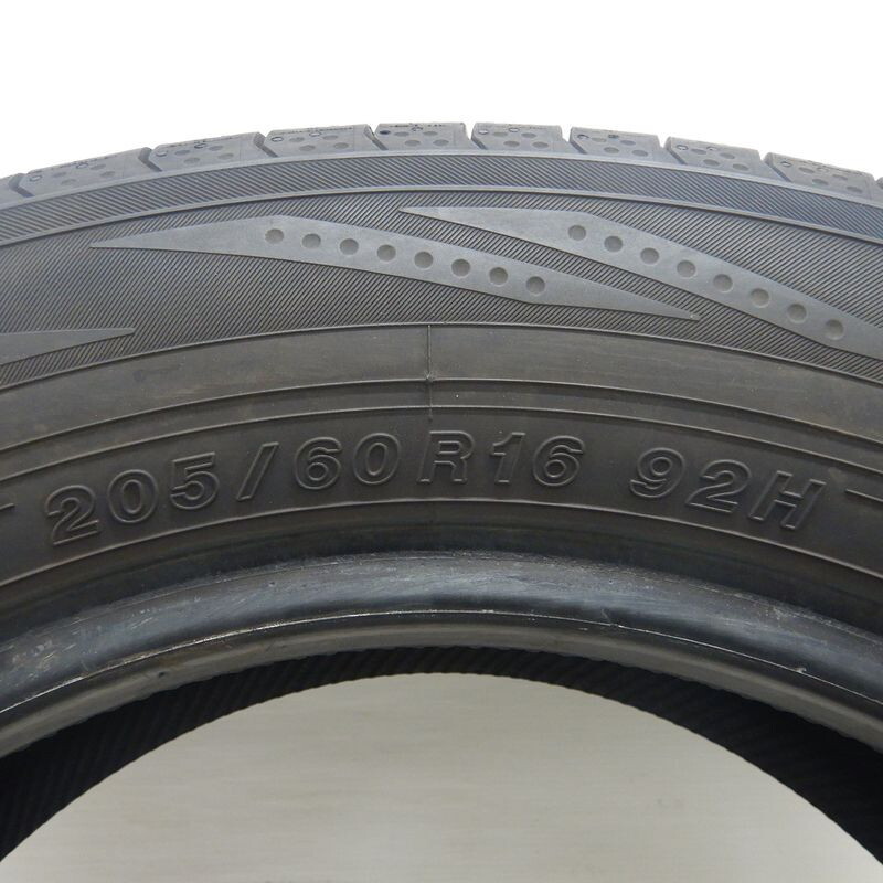 中古タイヤ 205/60r16 タイヤ ヨコハマ ブルーアース RV-02 1本 単品 ノア プリウスα ヴォクシー ステップワゴン 中古 16インチ_画像4