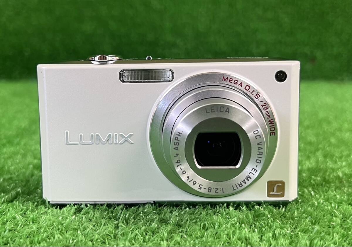 【動作OK】Panasonic パナソニック LUMIX DMC-FX33 コンパクトデジタルカメラ 充電器有の画像1