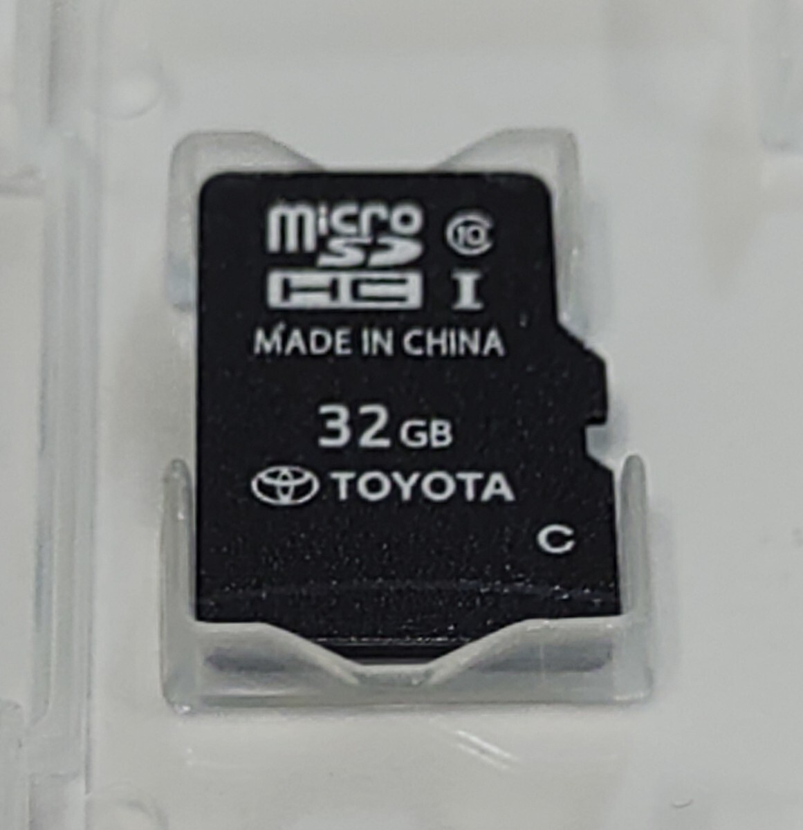 対策品 トヨタ純正ナビ NSZT-Y66T 2016秋 地図データ microSDの画像1