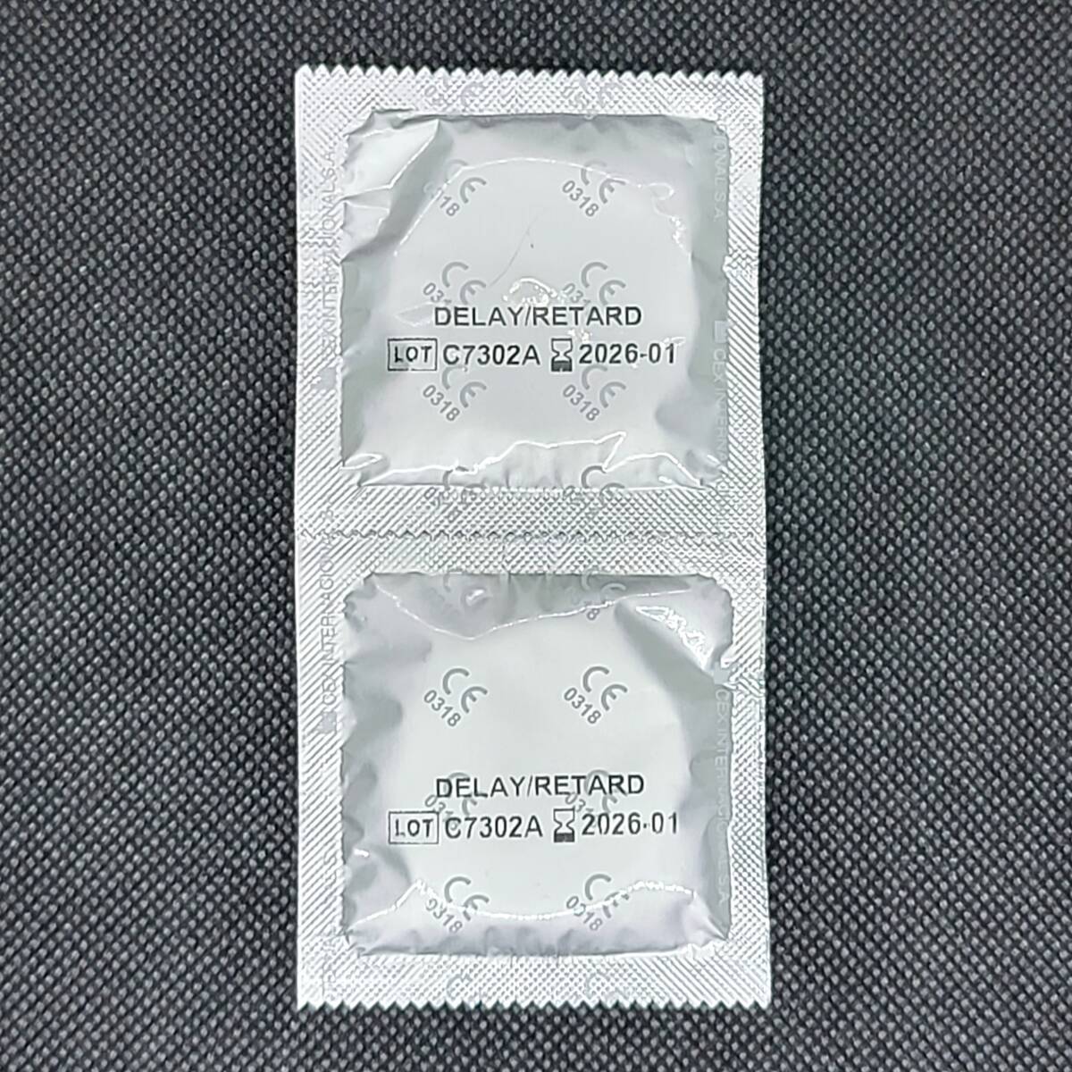 【匿名配送】【送料無料】 早漏防止コンドーム EXS 20個 スキン 避妊具 ゴム_画像3