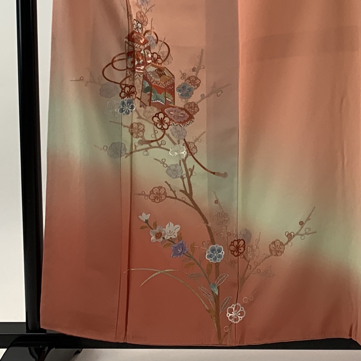 付下げ 身丈159cm 裄丈62.5cm S 袷 貝桶 枝梅 刺繍 金糸 ピンク 正絹 美品 秀品 【中古】_バイセル 14089_2