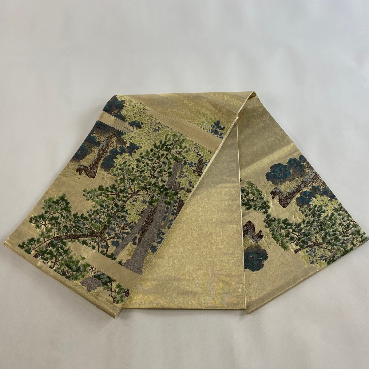 袋帯 美品 逸品 横山大観 落款 樹木 霞 金糸 箔 金色 お太鼓柄 袋帯 美品 逸品 横山大観 落款 樹木 霞 金糸 箔 金色 お太鼓柄