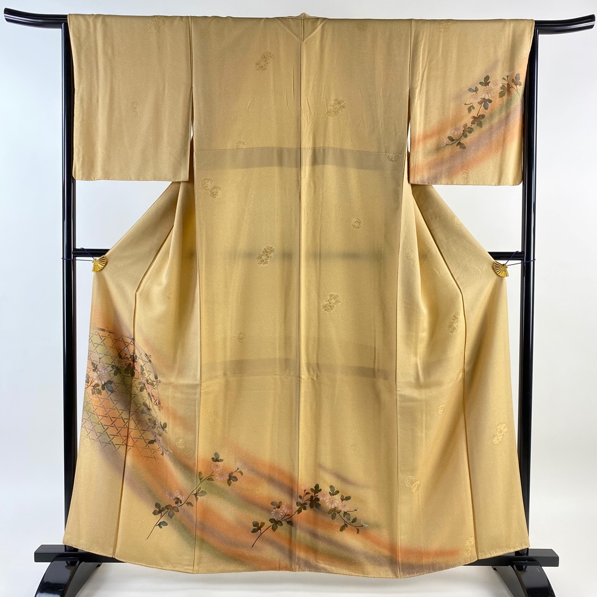 付下げ 身丈159.5cm 裄丈65.5cm M 袷 菊 光悦垣 金彩 薄茶色 正絹 優品 【中古】_バイセル 14089_1