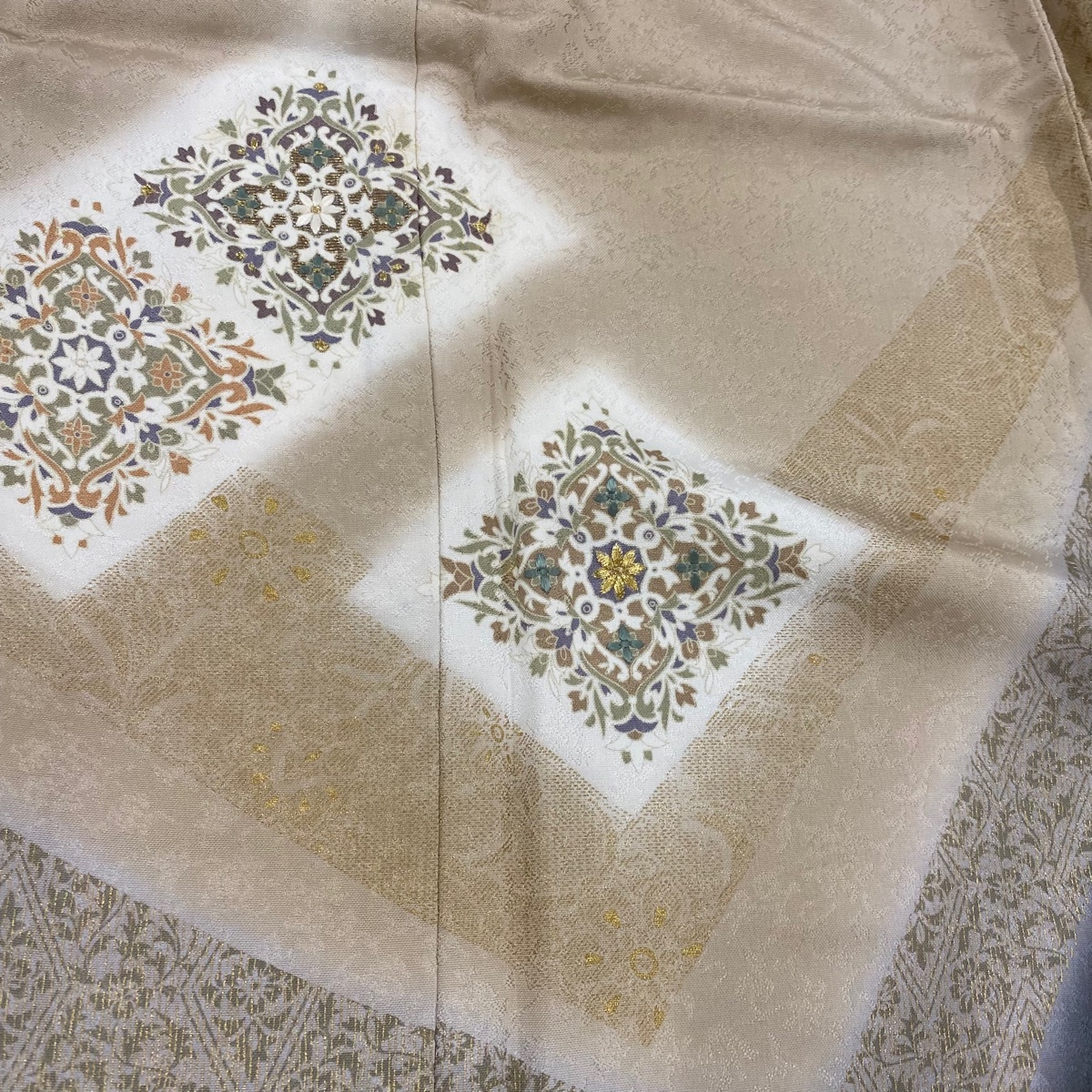 訪問着 美品 秀品 華文 枝花 刺繍 金糸 灰色 袷 身丈160.5cm 裄 訪問着 美品 秀品 華文 枝花 刺繍 金糸 灰色 袷 身丈160.5cm 裄