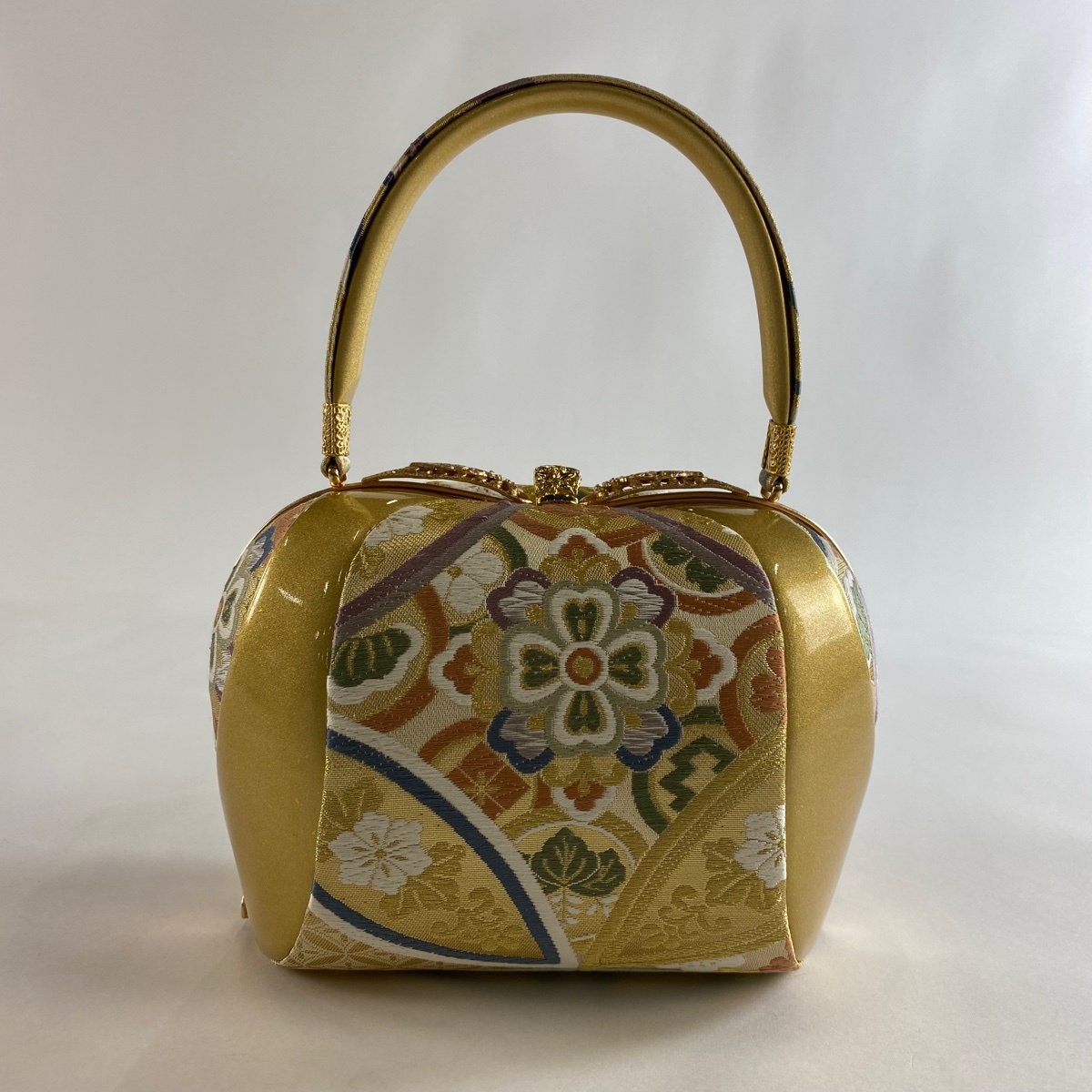 和装バッグ 美品 優品 フォーマル 草花 金糸 金色 正絹 和装小物 【中古】